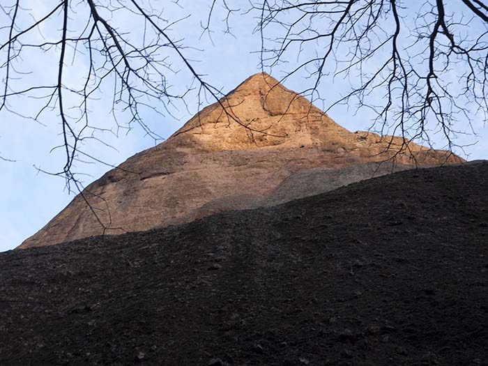 A natural pyramid